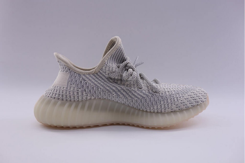 yeezy boost 350 v2 lundmark (non reflective)