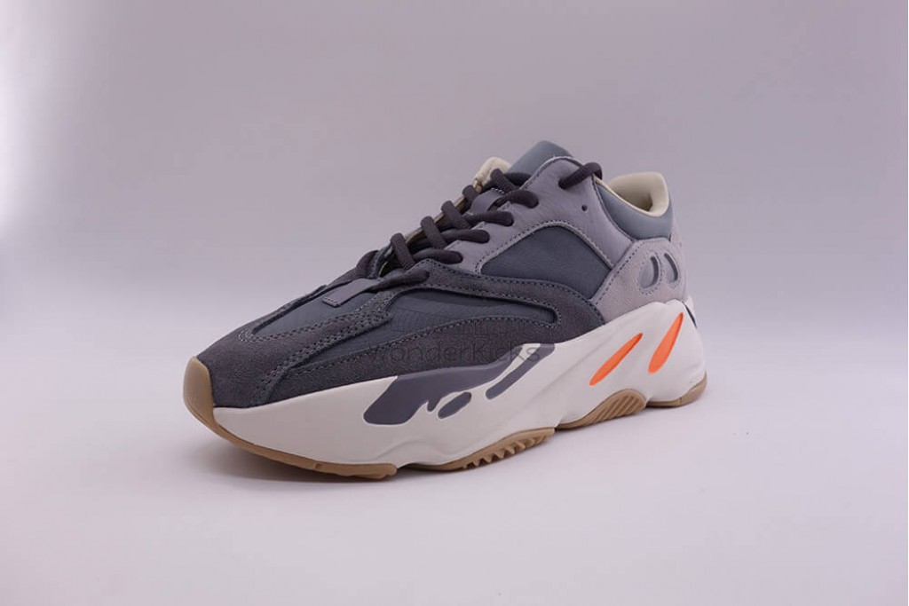 yeezy boost 700 magnet