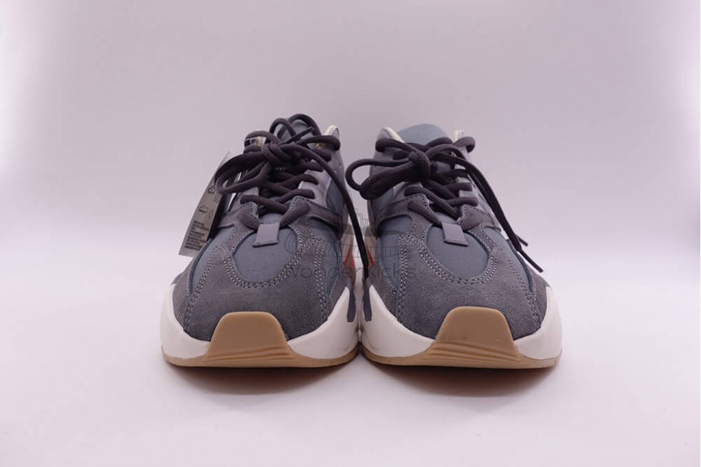 yeezy boost 700 magnet