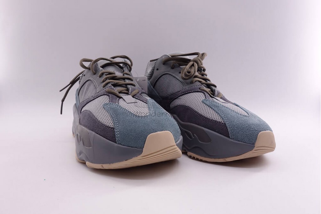 yeezy boost 700 teal blue