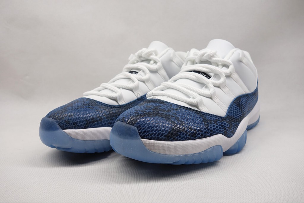 air jordan 11 retro low snake navy (2019)