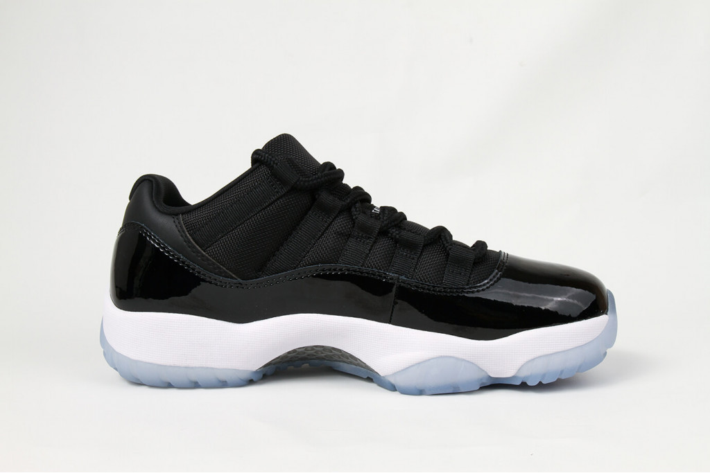 air jordan 11 retro low space jam