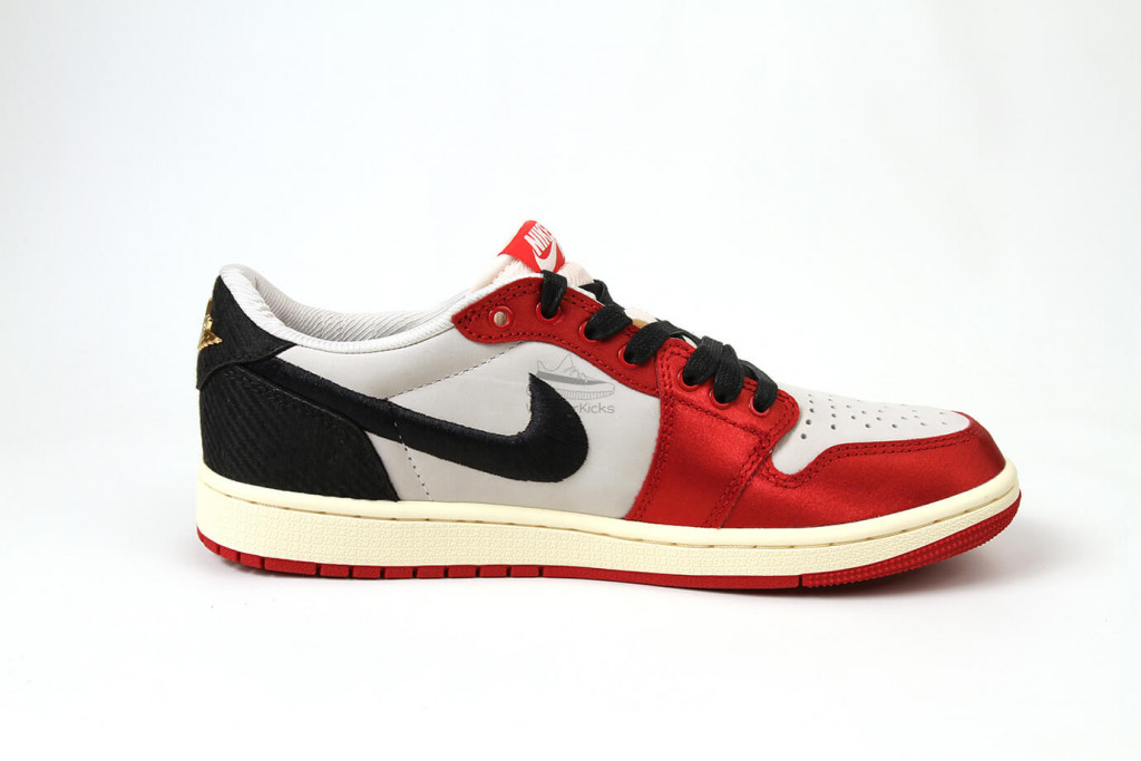 air jordan 1 retro low og trophy room away