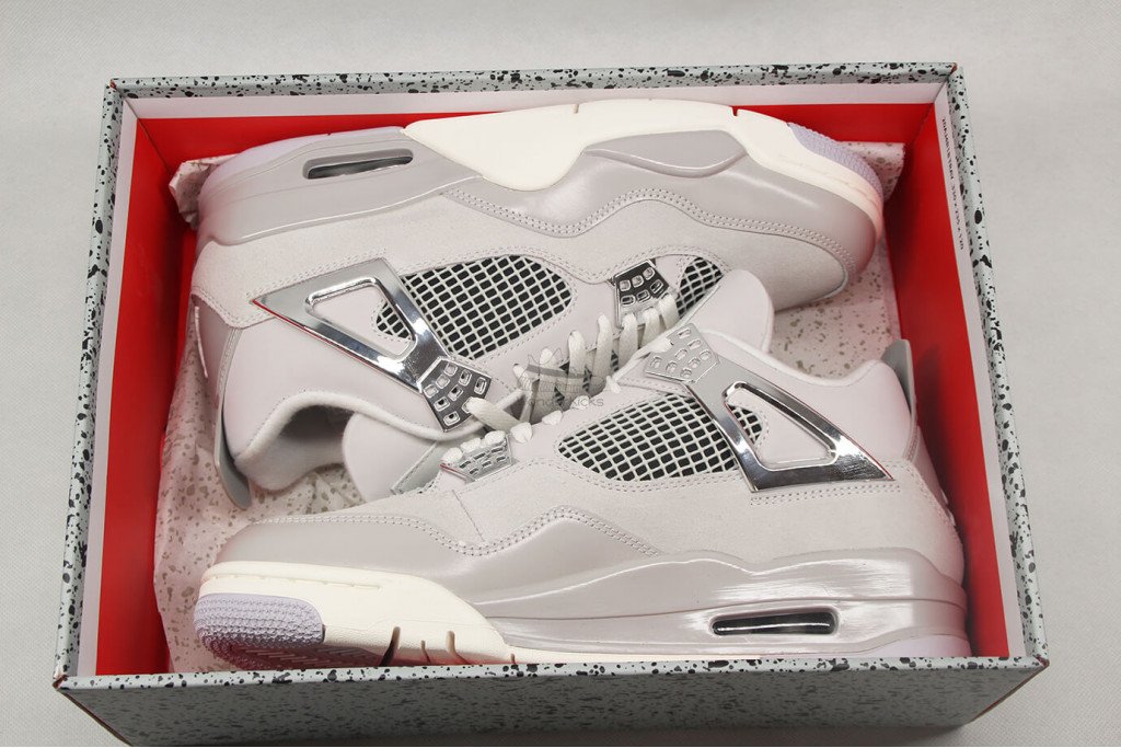 air jordan 4 retro frozen moments