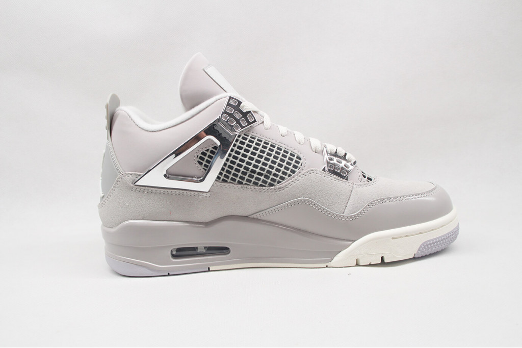 air jordan 4 retro frozen moments