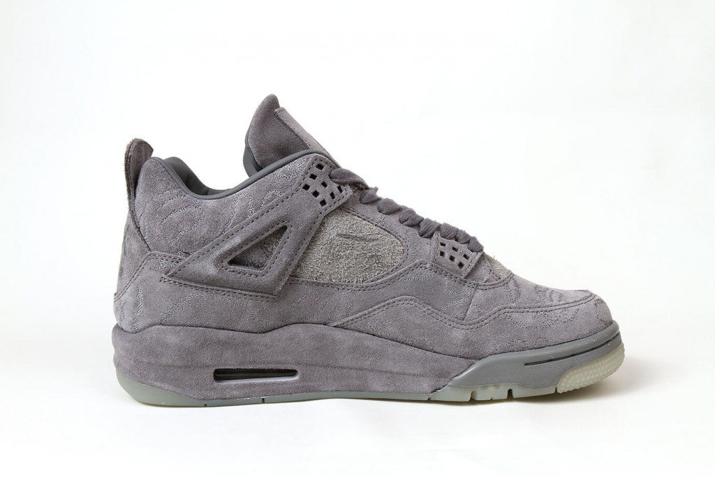 air jordan 4 retro kaws