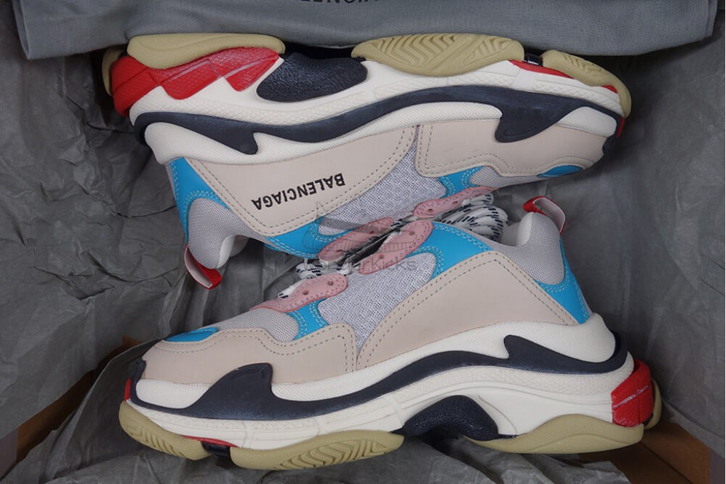 bc triple s trainer white blue pink