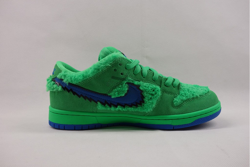 sb dunk low grateful dead bears green