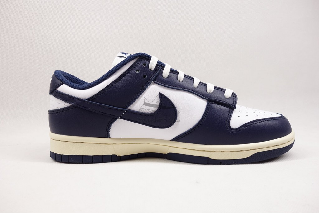 dunk low vintage navy