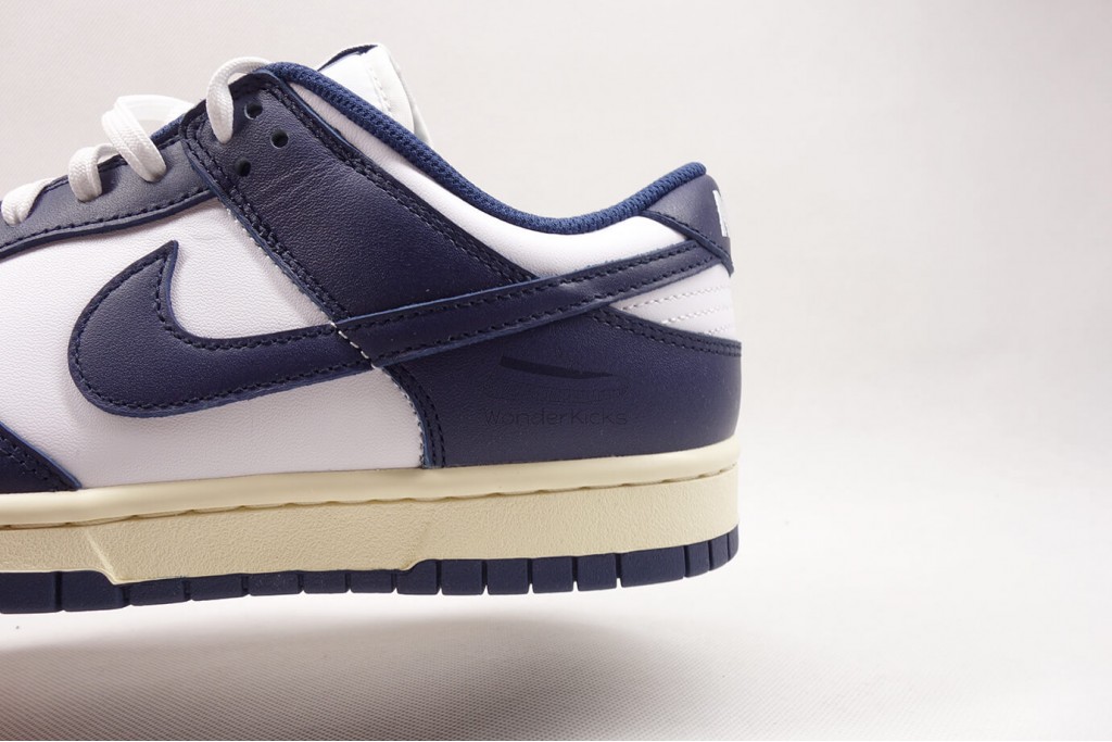 dunk low vintage navy