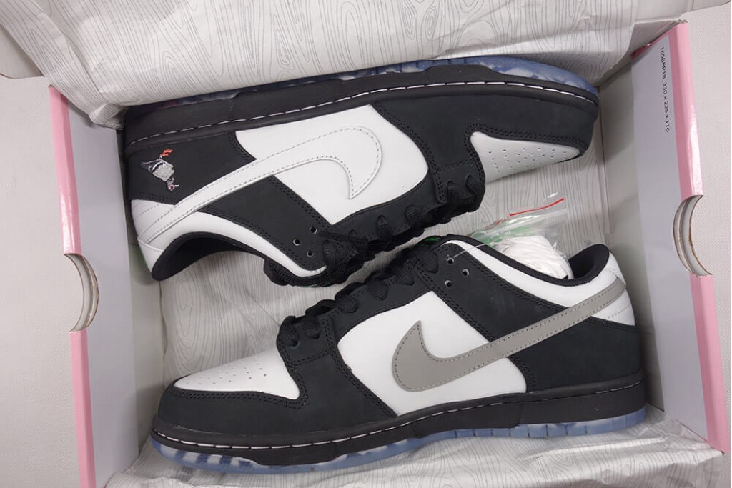 sb dunk low staple panda pigeon