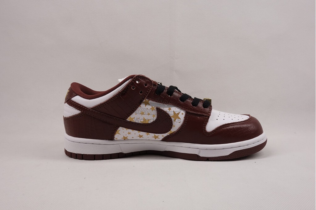 sb dunk low Sup*e stars barkroot brown