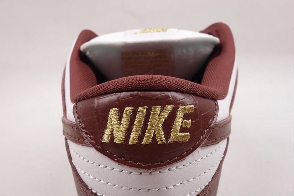 sb dunk low Sup*e stars barkroot brown