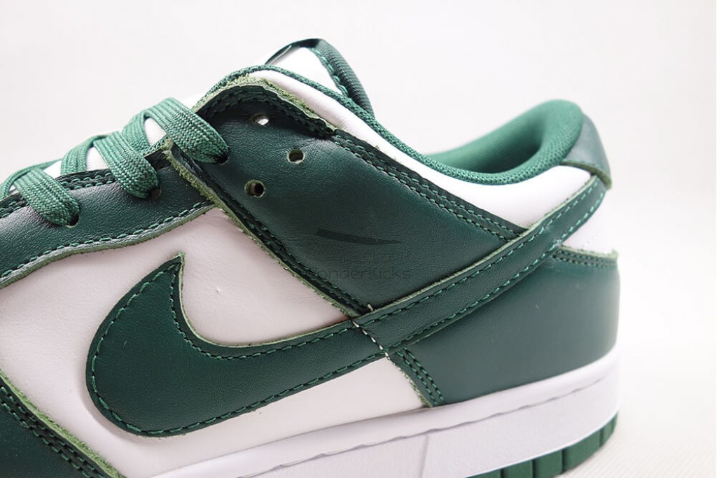 dunk low michigan state